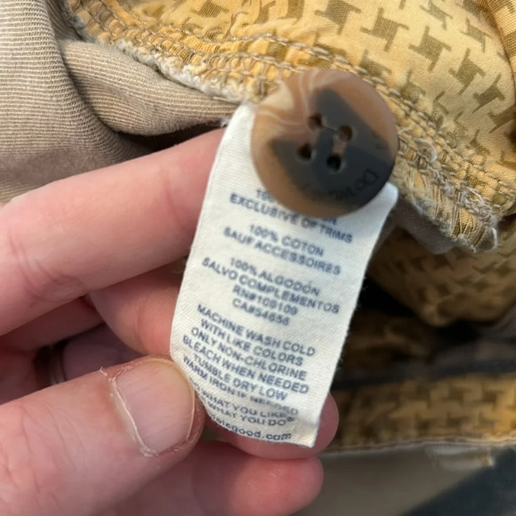 Life Is Good men’s tan 9” inseam flat front shorts size 38 - Picture 9 of 9